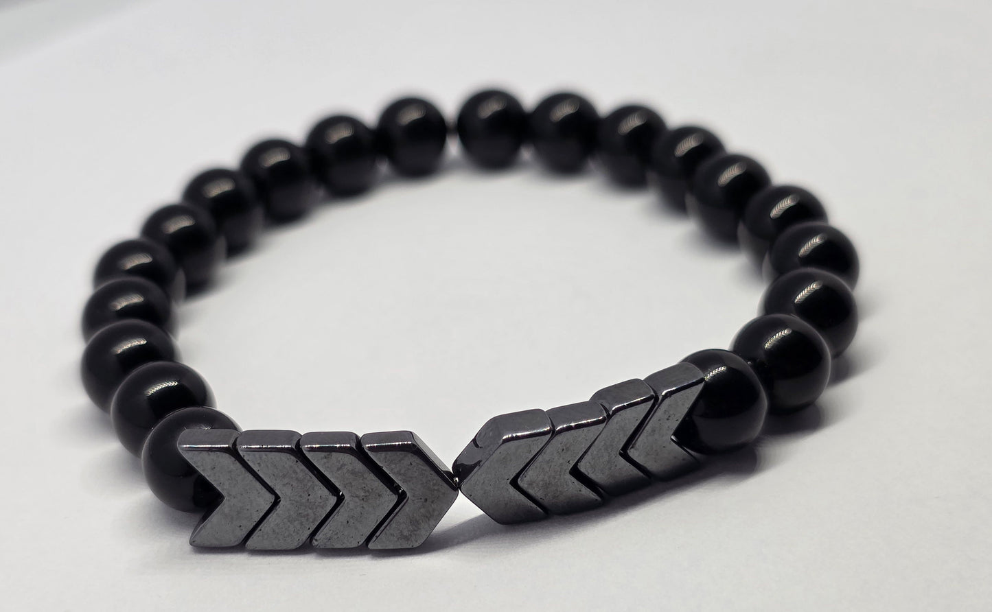 Hematitas ir juodas agatas