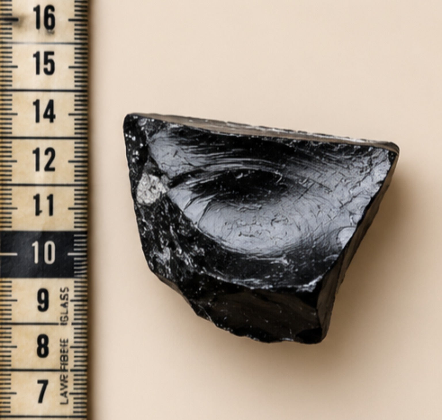 Juodasis obsidianas natūralus akmuo